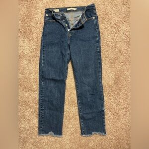 Classic Levis Dark Blue Ankle Jeans